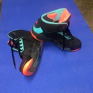 Nike Air Flight Lite High “Hyper Jade” air, looking for 120$, size 11. Used